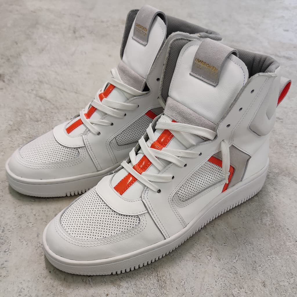 UNBROKEN ADDICTION x Stack Top